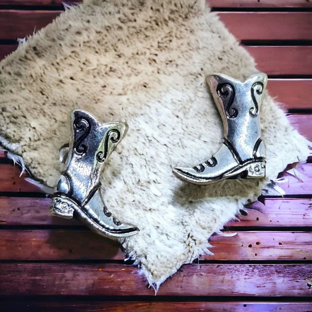 Cowboy Boot Western Stud Earrings Boho Antique Silver Shaped Cowgirl Jewelry New